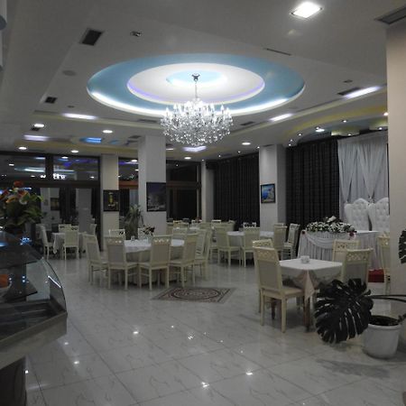 Hotel 3 Vellezerit ดูร์เรส ภายนอก รูปภาพ