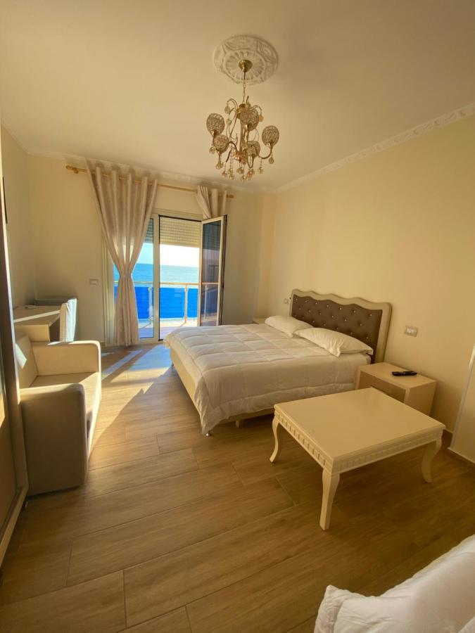 Hotel 3 Vellezerit ดูร์เรส ภายนอก รูปภาพ
