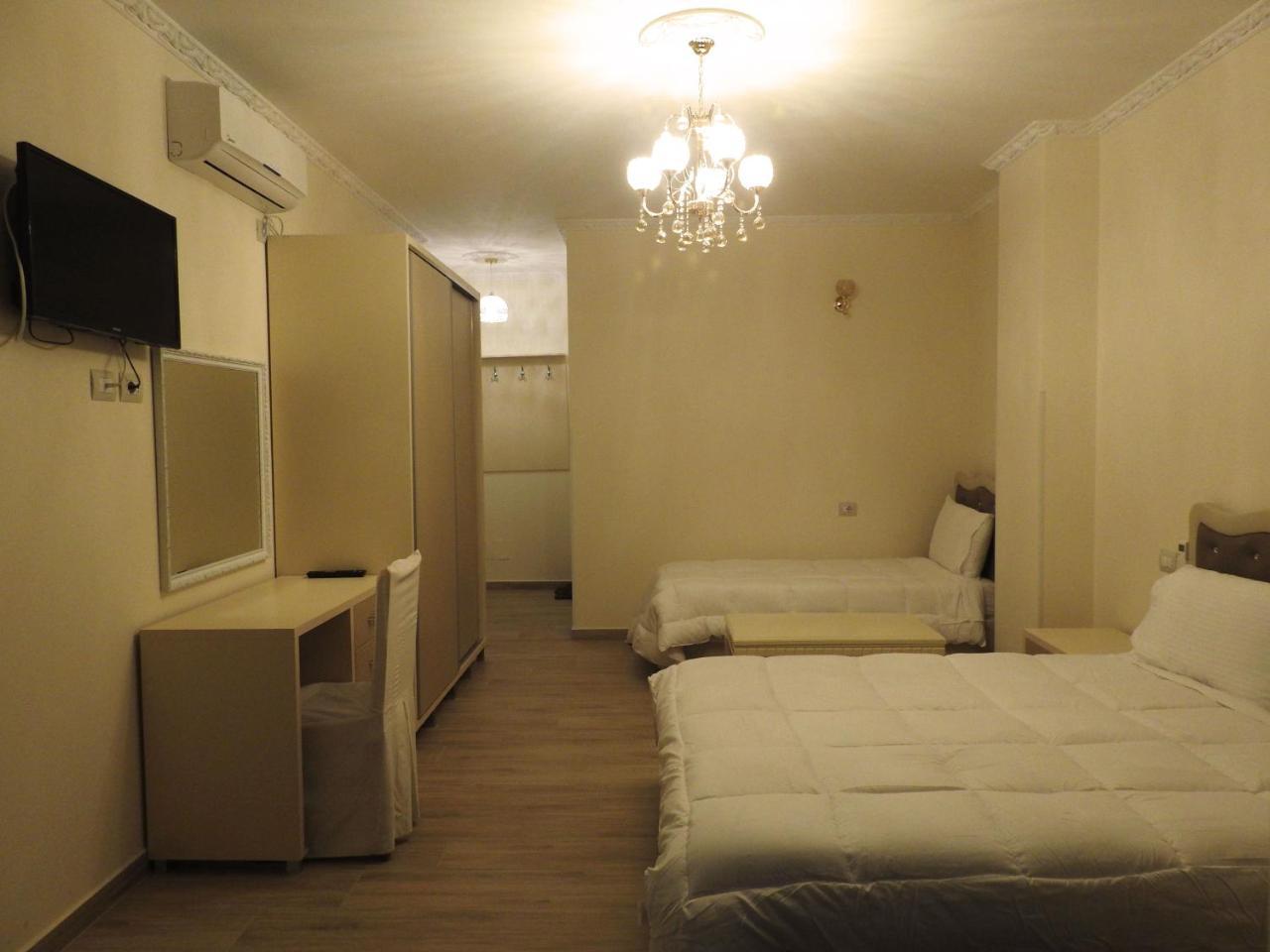 Hotel 3 Vellezerit ดูร์เรส ภายนอก รูปภาพ